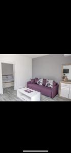 Imagen de la galería de Ljiljas App with parking, en Budva