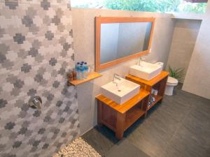 Kúpeľňa v ubytovaní CoCo Breeze Spa Hotel