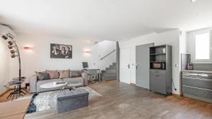 Dapur atau dapur kecil di HAPPY TROPEZ, au Coeur du Village de GASSIN