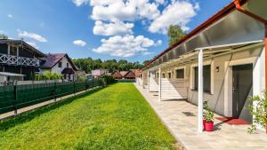 Budova, kde se chata nachází