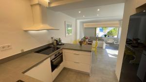 Gallery image of Villa by the sea near Sounio in Sounio +18 photos