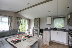 Køkken eller tekøkken på Tehidy Holiday Park