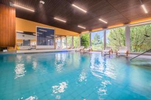 Kolam renang di atau dekat dengan Hotel Lindenhof by Crossworld AG