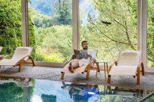 Taman di luar Hotel Lindenhof by Crossworld AG