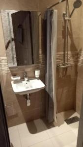 Foto dalla galleria di Ghazalle oasis Hotel GB a El Biar