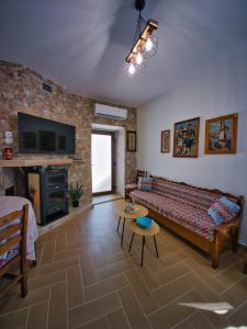 Posezení v ubytování West Crete House