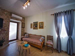 Posezení v ubytování West Crete House