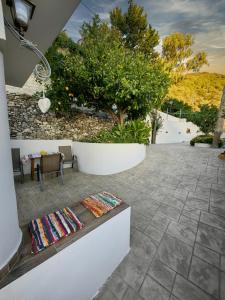 Balkón nebo terasa v ubytování West Crete House
