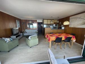 Zdjęcie z galerii obiektu T3 climatisé avec parking, vue mer, 100m plage - FR-1-106-60 w mieście Saint-Cyprien