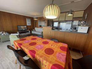 Zdjęcie z galerii obiektu T3 climatisé avec parking, vue mer, 100m plage - FR-1-106-60 w mieście Saint-Cyprien +18 zdjęć