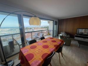 Zdjęcie z galerii obiektu T3 climatisé avec parking, vue mer, 100m plage - FR-1-106-60 w mieście Saint-Cyprien