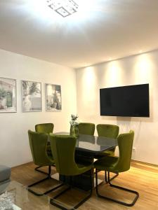 TV a/nebo společenská místnost v ubytování Ferienwohnung in Gerolstein Zentrum
