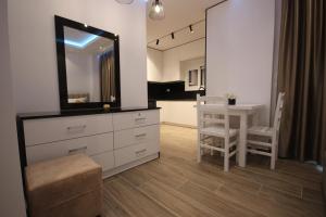 Kuchyň nebo kuchyňský kout v ubytování Klea Rooms