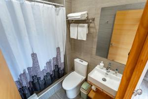 Koupelna v ubytování Vistara Suites