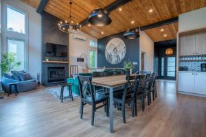 Η κουζίνα ή μικρή κουζίνα στο Évasion Nature Adstock - Sauna, Ski & Spa