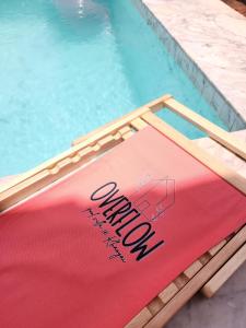 Kolam renang di atau dekat dengan บ้านพูลวิลล่าเขาใหญ่ The Overflow