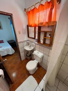 Koupelna v ubytování Las Gardenias Hostel - Starlink Internet