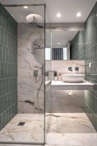 Kúpeľňa v ubytovaní Belle Athenes - Luxury Rooms at Monastiraki Railway Station
