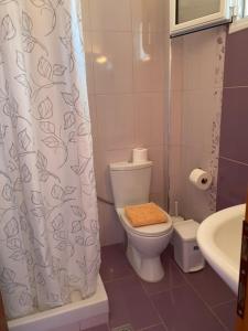 Ένα μπάνιο στο Diana studios