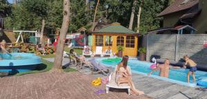 Bazén v ubytování Pod Filarami Pobierowo nebo v jeho okolí