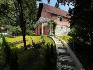 Κήπος έξω από το Villa Aida Sarajevo +63 φωτογραφίες