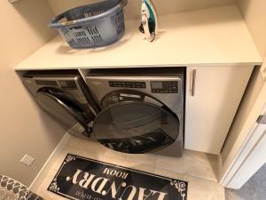 Gallery image of Z FamilyHome Suites & Apartments in Calgary +12 photos