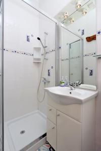 Kúpeľňa v ubytovaní Apartments with a parking space Opatija - Pobri, Opatija - 7813