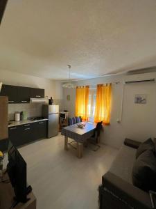 Kuchyňa alebo kuchynka v ubytovaní Apartment Iva Zadar