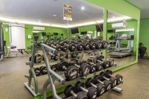 Fitness centrum a/nebo fitness zařízení v ubytování Luxury Condo, Hab Privada 100MB AC Gym Pool Cine