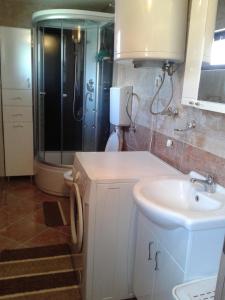 Bagno di Apartmani Sobe Sljivancanin