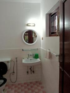 Ένα μπάνιο στο New Summit Guest House