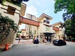 Το κτήριο όπου στεγάζεται  το διαμέρισμα