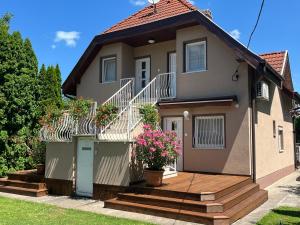 Budova, v ktorej sa apartmán nachádza
