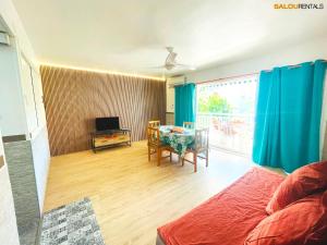 TV a/nebo společenská místnost v ubytování Elegance Plaza - Salou Suites