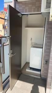 Gambar di galeri bagi 大人気黒門市場徒歩1分 日本橋駅徒歩2分 道顿堀 難波 心斎橋徒歩圏内 金悦マンション di Osaka