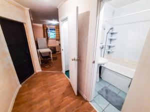 Et badeværelse på Artik Apartment