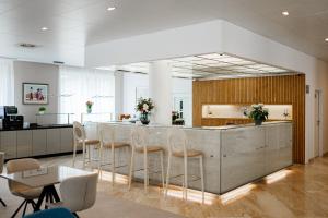 Hotel Silenzio的厨房或小厨房