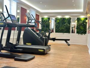 Fitness centrum a/nebo fitness zařízení v ubytování Carlton Lausanne Boutique Hôtel