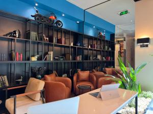 Posezení v ubytování Design Hotel & Private Spa - Tbilisi Edition
