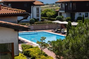 The swimming pool at or close to Villas in Complex Trakiyskiy Bryag
