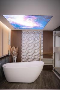 Ένα μπάνιο στο Brilliant Hotel & SPA