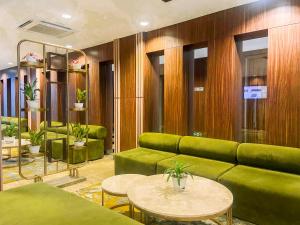 Istumisnurk majutusasutuses Next Hotel Yogyakarta