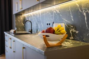 Nhà bếp/bếp nhỏ tại Happy House Old Town Luxury +148 ảnh