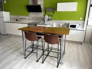 Η κουζίνα ή μικρή κουζίνα στο Maison au coeur du village +5 φωτογραφίες