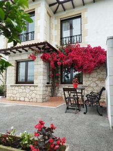 Imagen de la galería de Casa Carmina y Nando, cerca Santander y Cabarceno, en Camargo