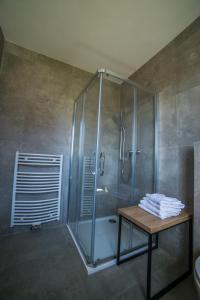 Koupelna v ubytování APARTMÁNY ATHEL KVILDA + 21 fotografií
