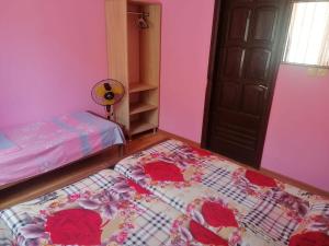 Letto o letti in una camera di Guest House GIA - Bagrationi St # 42