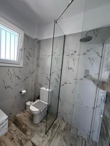 A bathroom at Three Seasons