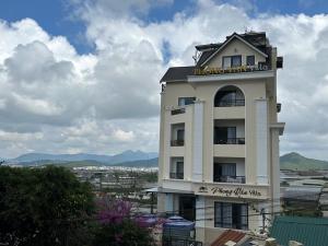 Nespecifikovaný výhled na hory nebo výhled na hory při pohledu z hotelu