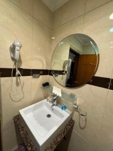 Ένα μπάνιο στο Anwar Dijlah Hotel